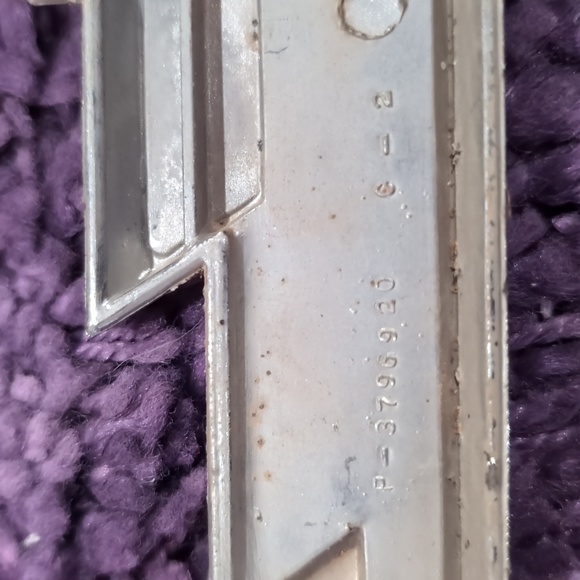 Vintage Original Chevy 10 Emblem Badge - Picture 2 of 8